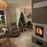 Polar Glow House - Near Santa Claus Village *
