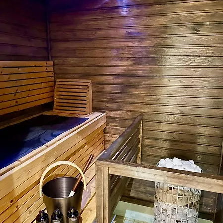 Polar Glow House - Near Santa Claus Village