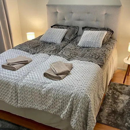 Polar Glow House - Near Santa Claus Village *